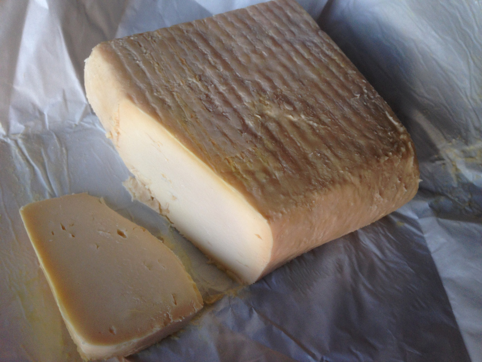 Diesen Käse von der Käserei "Nicosia Cheese Company" nördlich von San Francisco bewahrt man besser in einer zweifachen Zip-Lock-Hülle im Kühlschrank auf.