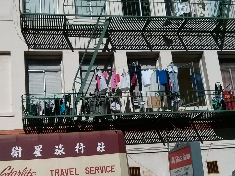 Anwohner in San Franciscos Chinatown können ihre Wäsche nun legal auf dem Balkon trocknen.