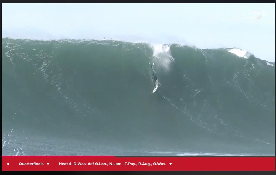 Die Mavericks-Surfer riskieren Kopf und Kragen.