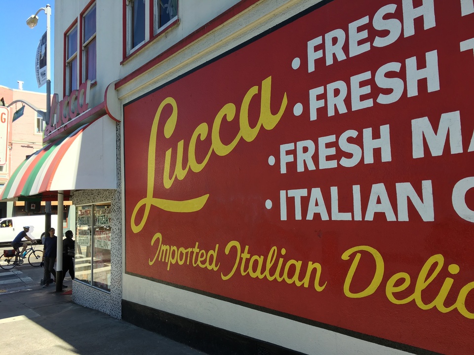 Die Metzgerei "Lucca" in unserem Viertel ist eine der letzten Fachgeschäfte.