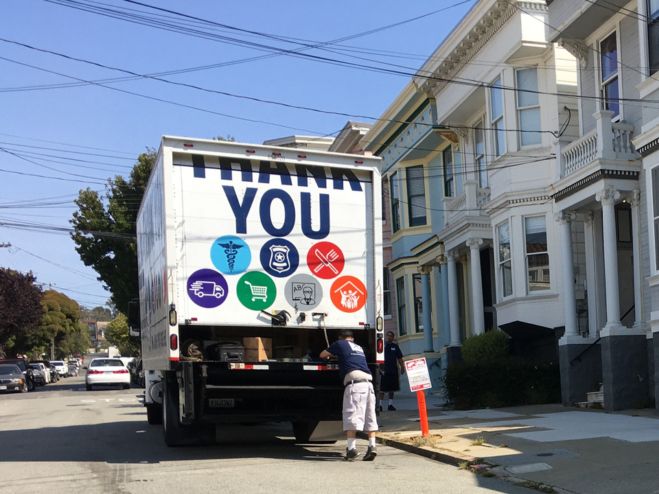 Viele ziehen weg aus San Francisco, an jeder Ecke steht ein Möbelwagen.