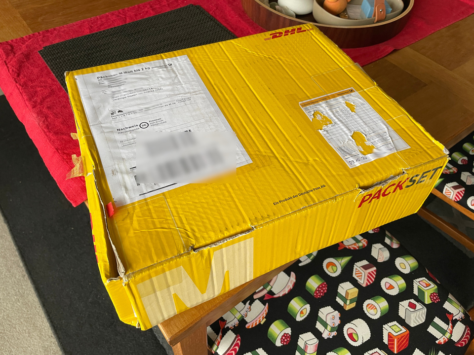 Dieses Postpaket aus Deutschland war fast 12 Monate nach San Francisco unterwegs.