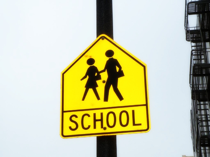 Vorsicht, Schule!