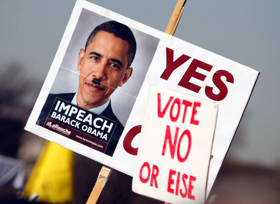 Obama mit Hitlerbart Foto: flickr[Joe Wolf|joebehr/4473796360]